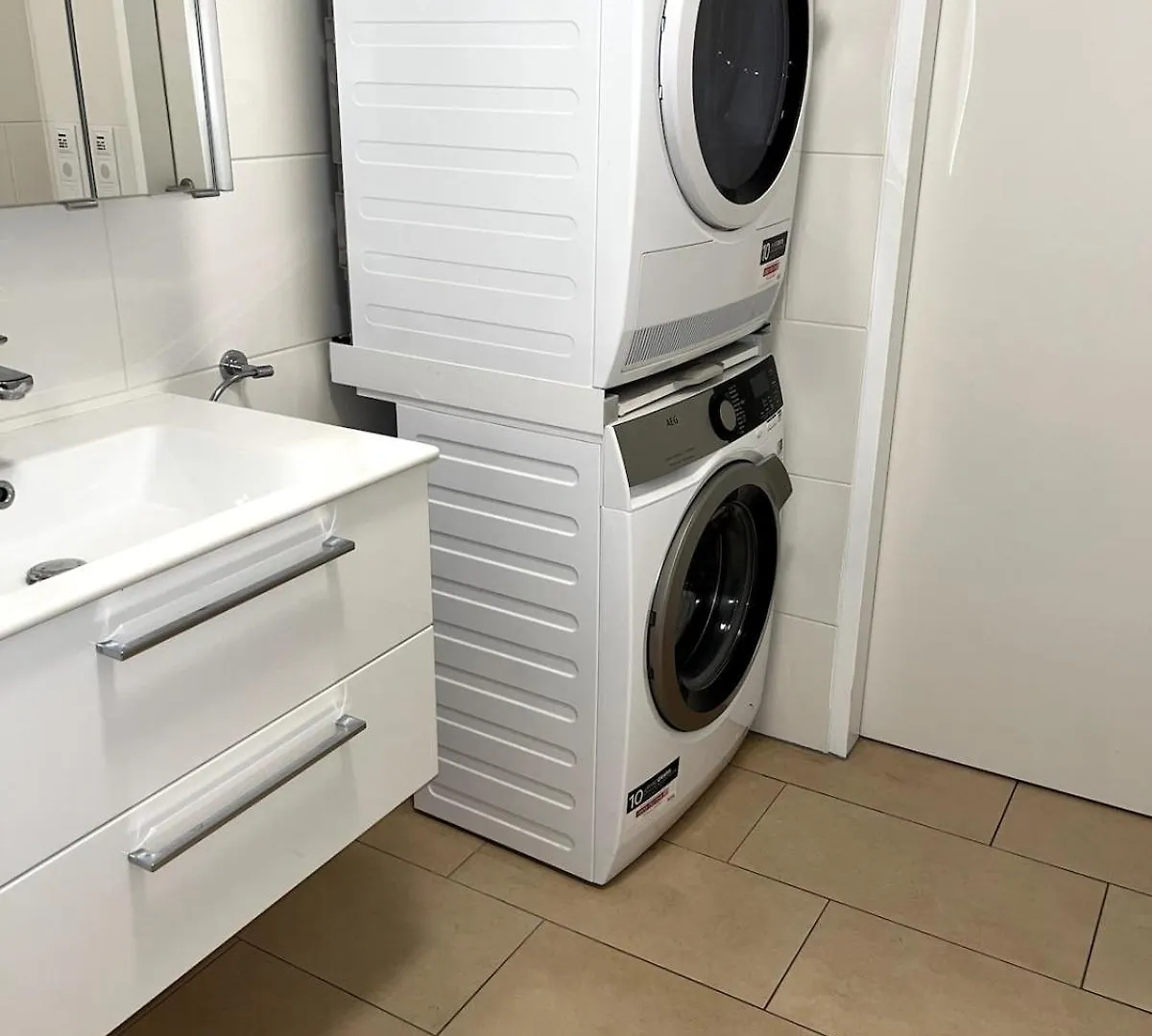 Lovely 2-Bedroom Apartment Close To Airport Vienna Austria